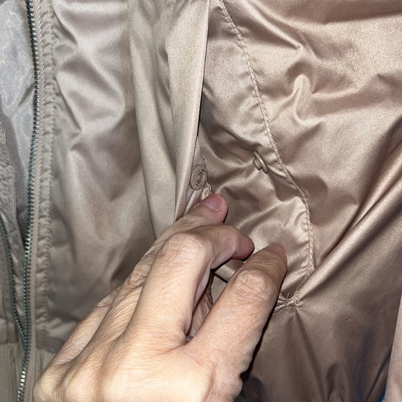 Old Navy bomber jacket puffy jacket water resistant gold tan size large - Picture 5 of 9